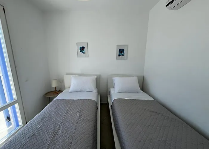 Santorini Serenity With Private Pool 빌라 모노리토스