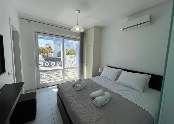 Santorini Serenity With Private Pool