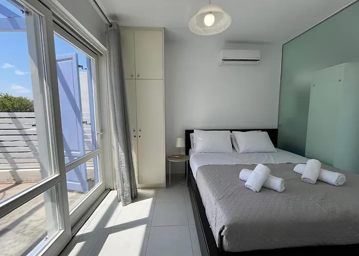 Santorini Serenity With Private Pool